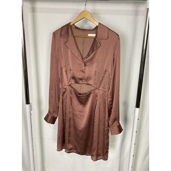 ASTR The Label Satin Muave Cut Out Front Mini Dress Button Sz Large Cocktail - Picture 1 of 10